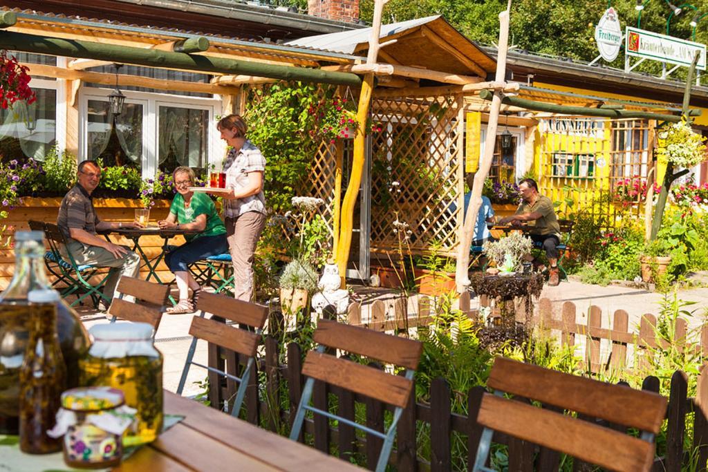 Отель Kraeuterbaude Saupsdorf Экстерьер фото